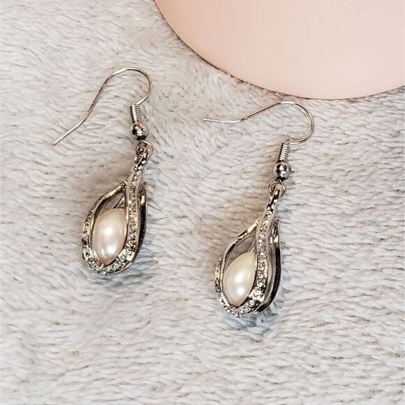 White Pearl Earrings and Necklace in silver Cage NWOT - Picture 3 of 7